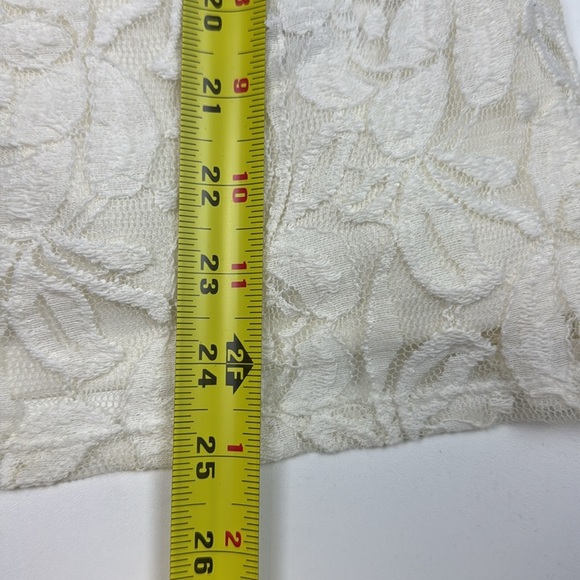 Planet Elegant Cream Lace Short Sleeve V-Neck Top - Picture 6 of 8